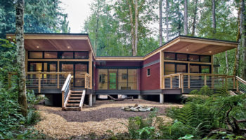 Le concept de la maison préfabriquée s’applique également au monde de la maison en bois, le plus ? C’est beau et écologique !