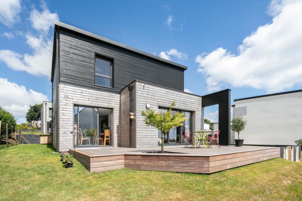 maison-contemporaine-terrasse-bois-trecobois