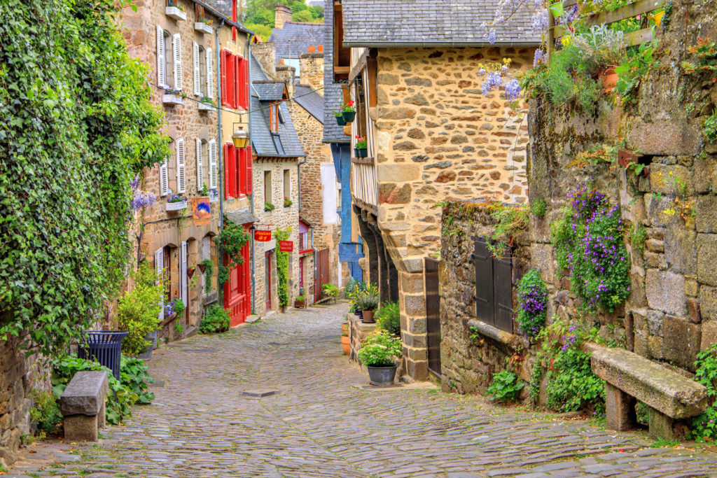 dinan-quévert-côtesarmor-trecobois-adobestock