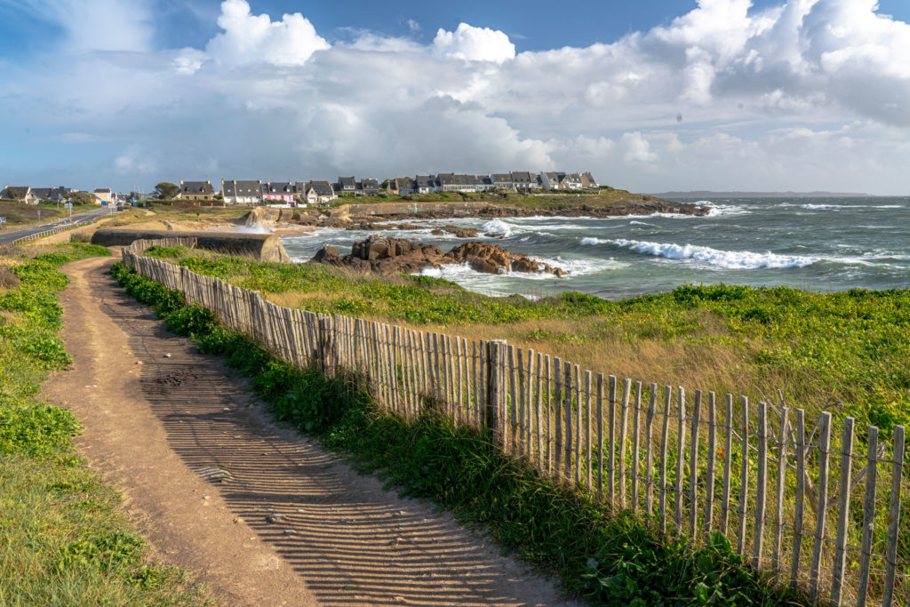 littoral-ploemeur-trecobat-adobestock