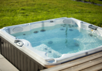 jacuzzi-extérieur-maison-trecobois-lannilis