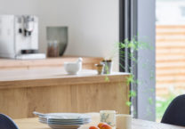 cuisine-sejour-table-bois-trecobois