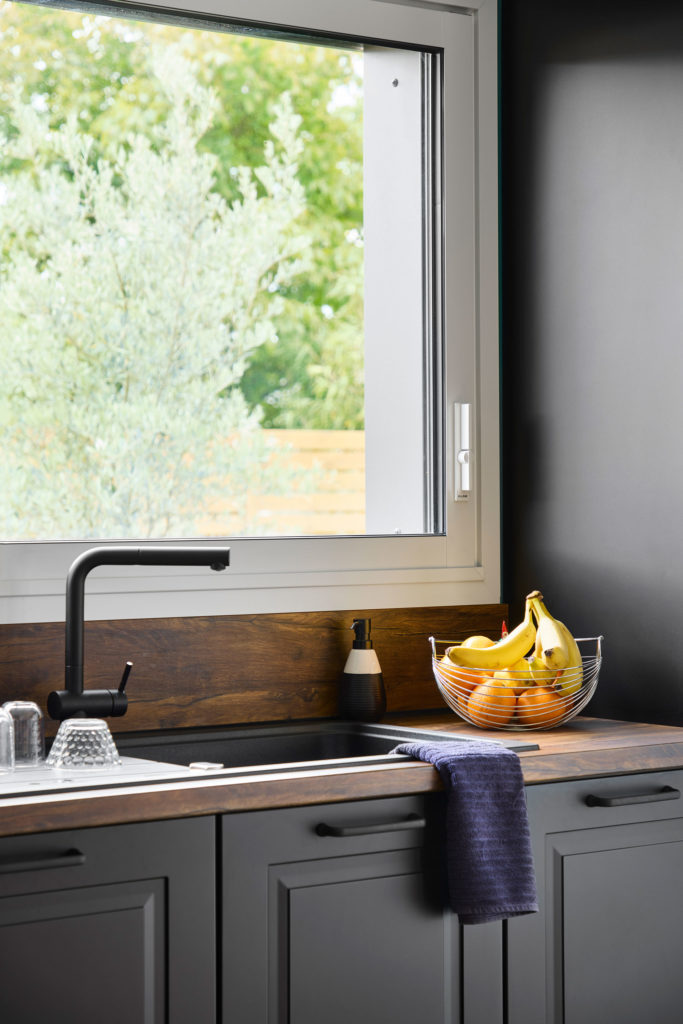 cuisine-vue-jardin-maison-trecobois