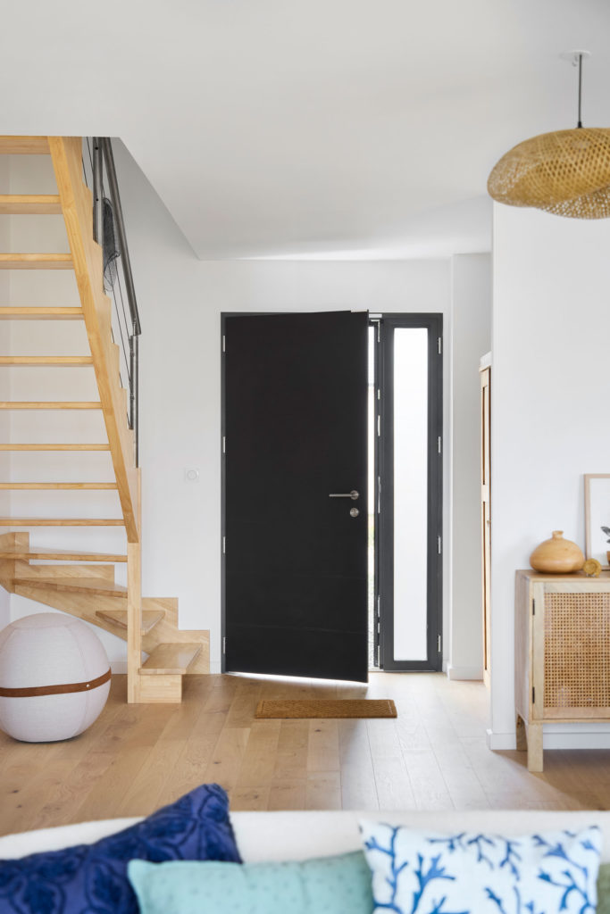 entree-porte-escalier-bois-trecobois