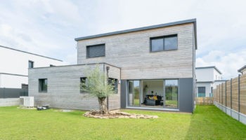Maison cubique en bois