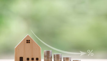 Baisse des taux immobilier : votre maison bois à portée