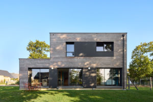 maison-bois-étage-4chambres-jardin