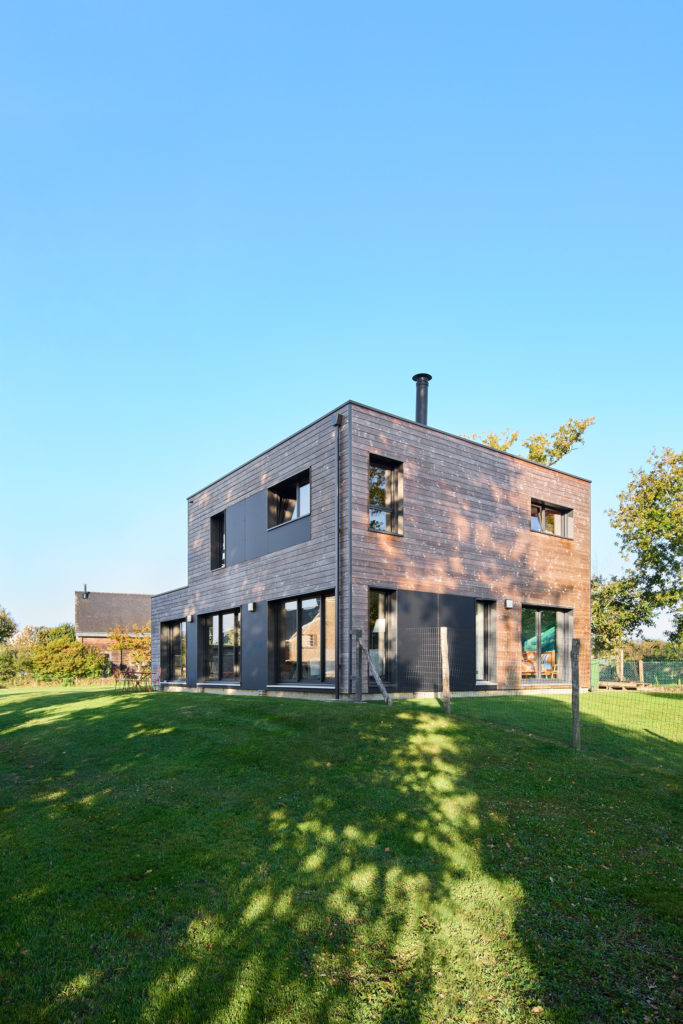 maison-neuve-bois-étage-