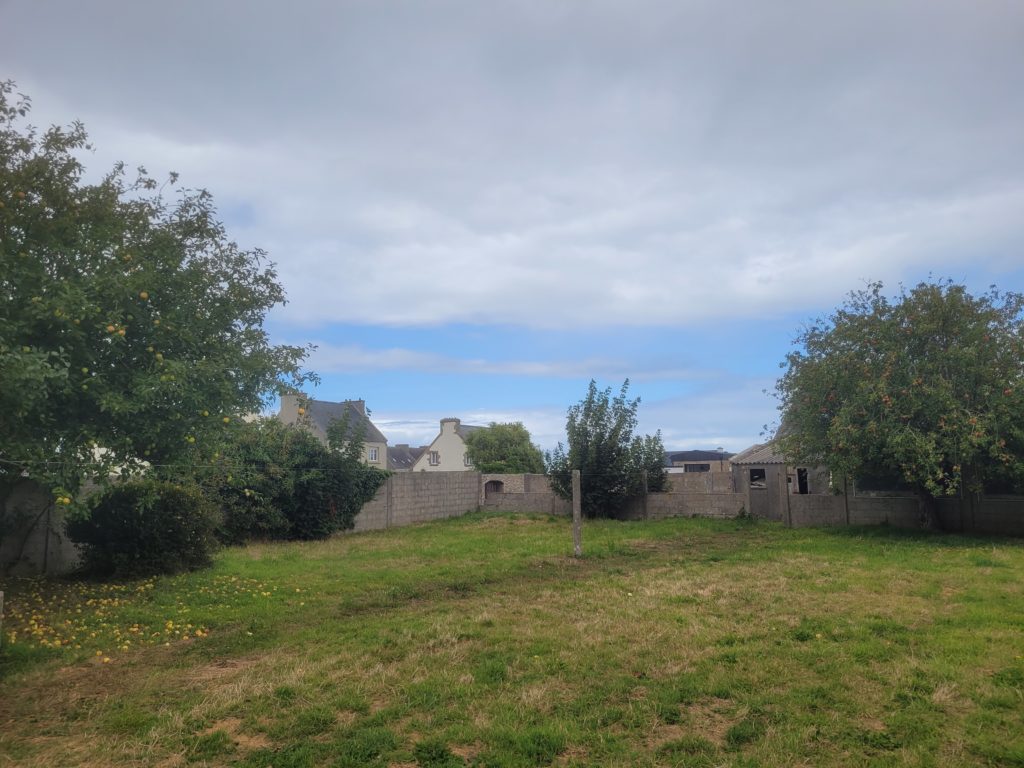 Terrain à Ploudalmezeau 29830 611m2 80250 € - RBRO-25-09-26-5