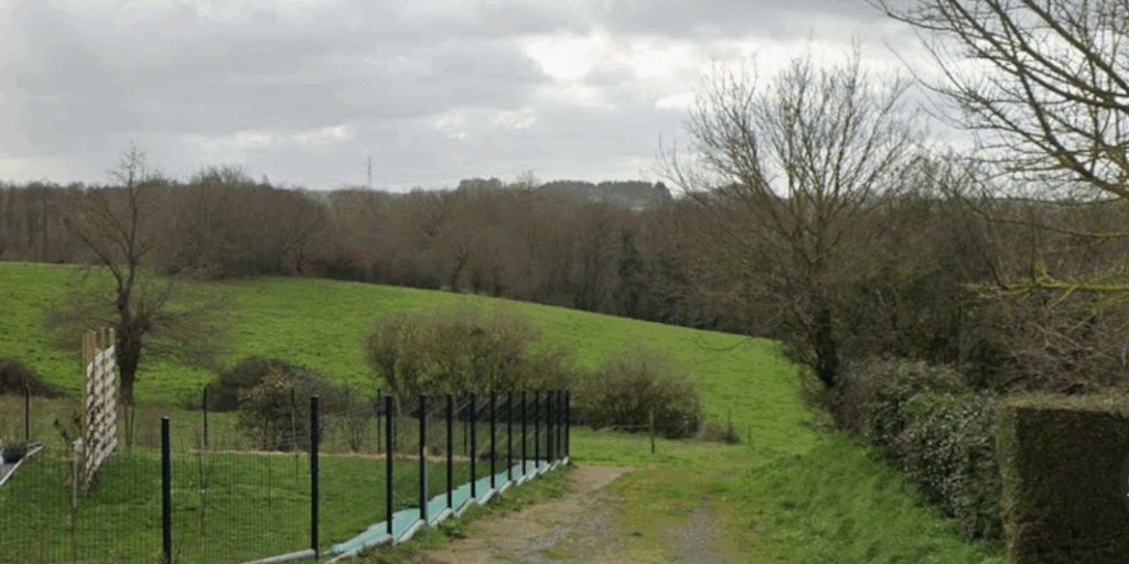 Terrain à Crehen 22130 404m2 43632 € - BONE-25-10-21-179