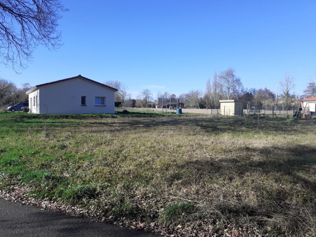Terrain à Salles-sur-Garonne 31390 759m2 75000 € - PBRU-26-02-02-15