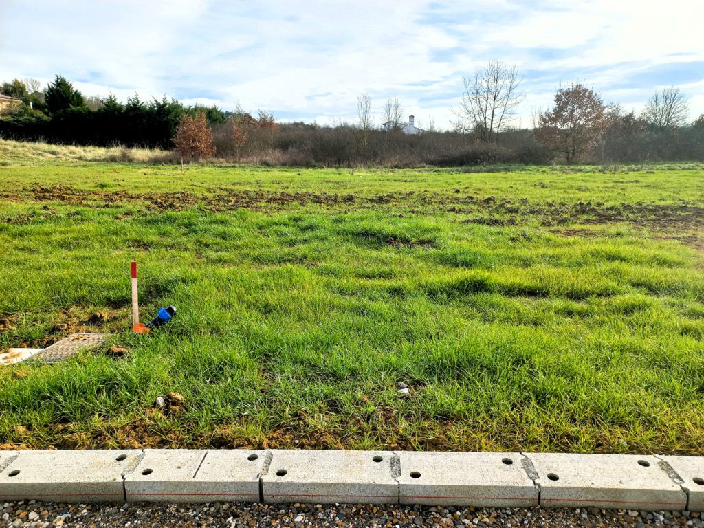 Terrain à Castelginest 31780 372m2 136500 € - PBRU-26-02-23-50