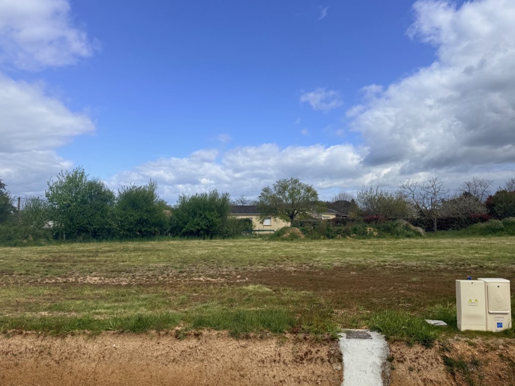 Terrain à Tecou 81600 700m2 57000 € - SAET-26-06-29-38