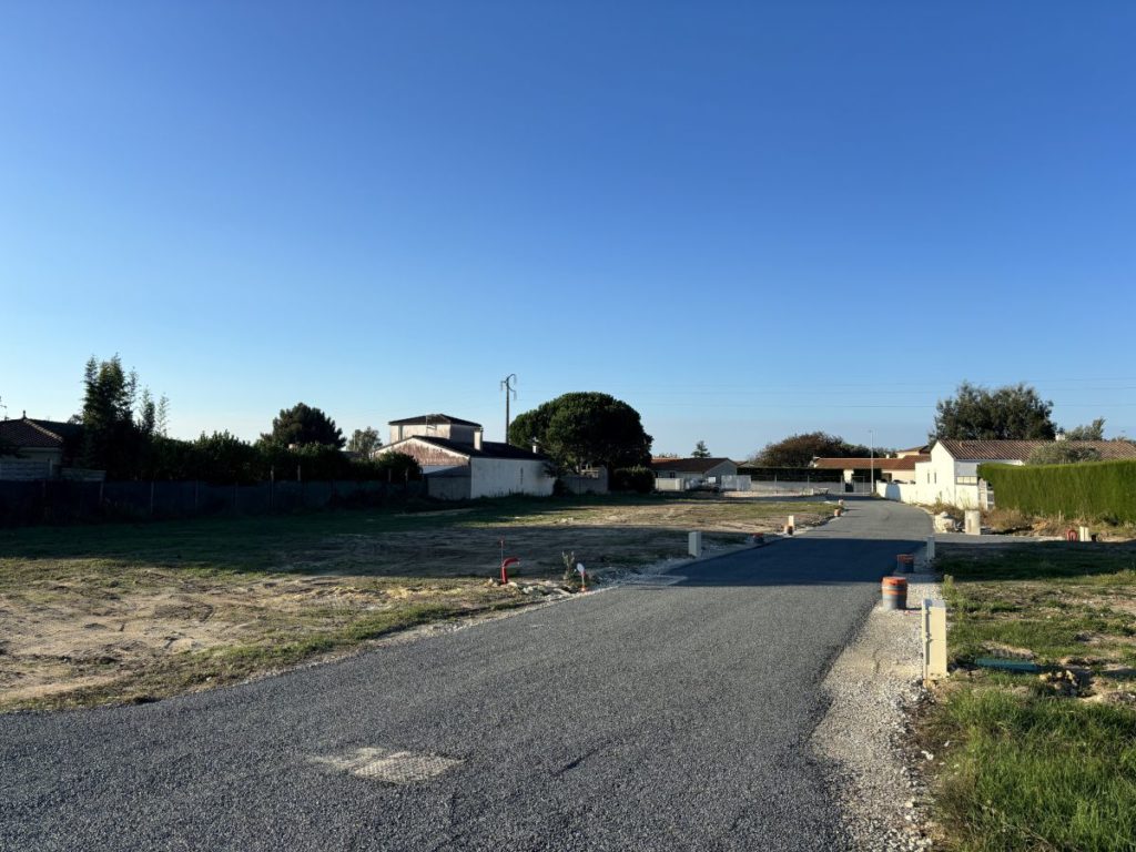 Terrain à Saintes 17100 439m2 67500 € - BFLR-26-05-07-11